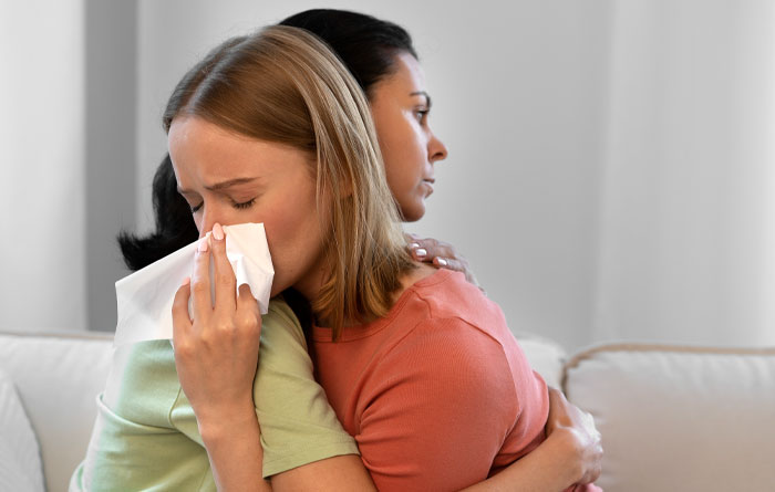 How Long Does Rhinovirus Keep a Cold Contagious?